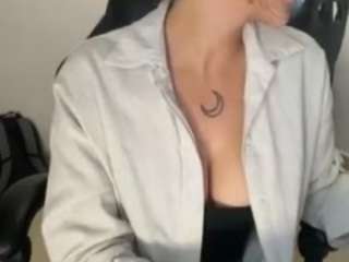 Selene Wild — cam show live
