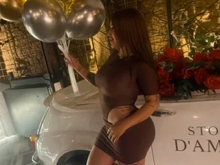 carolineecardenass19 — cam show live