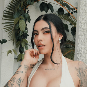 ChristineF — cam show live