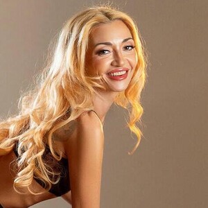 IvaRoberts — cam show live