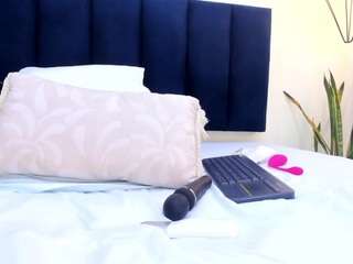 mayaevansmg — cam show live