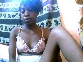 QueenBella69 — cam show live