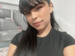 Yiovana — cam show live